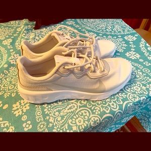 WOMEN'S NIKE EXPLORE STRADA CASUAL SHOES size 8.5